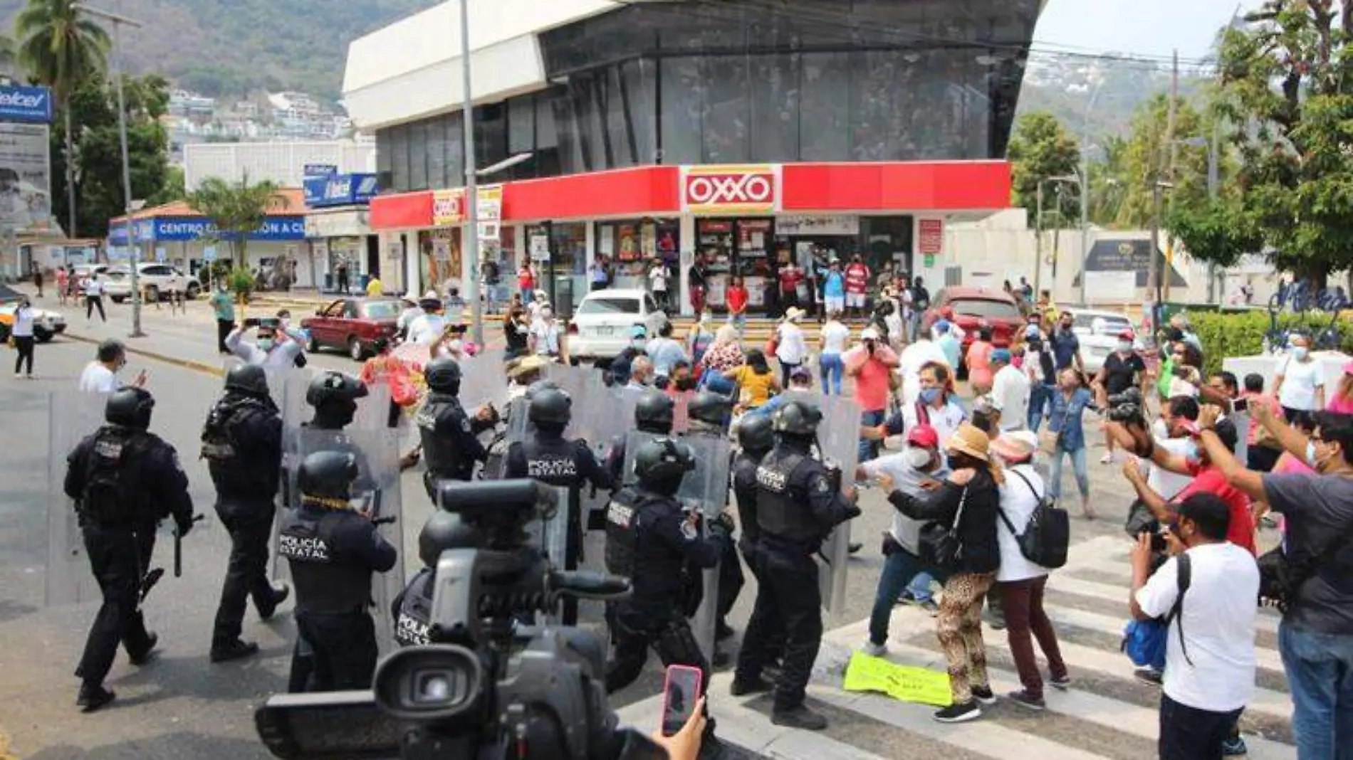 policias antimotines desalojo